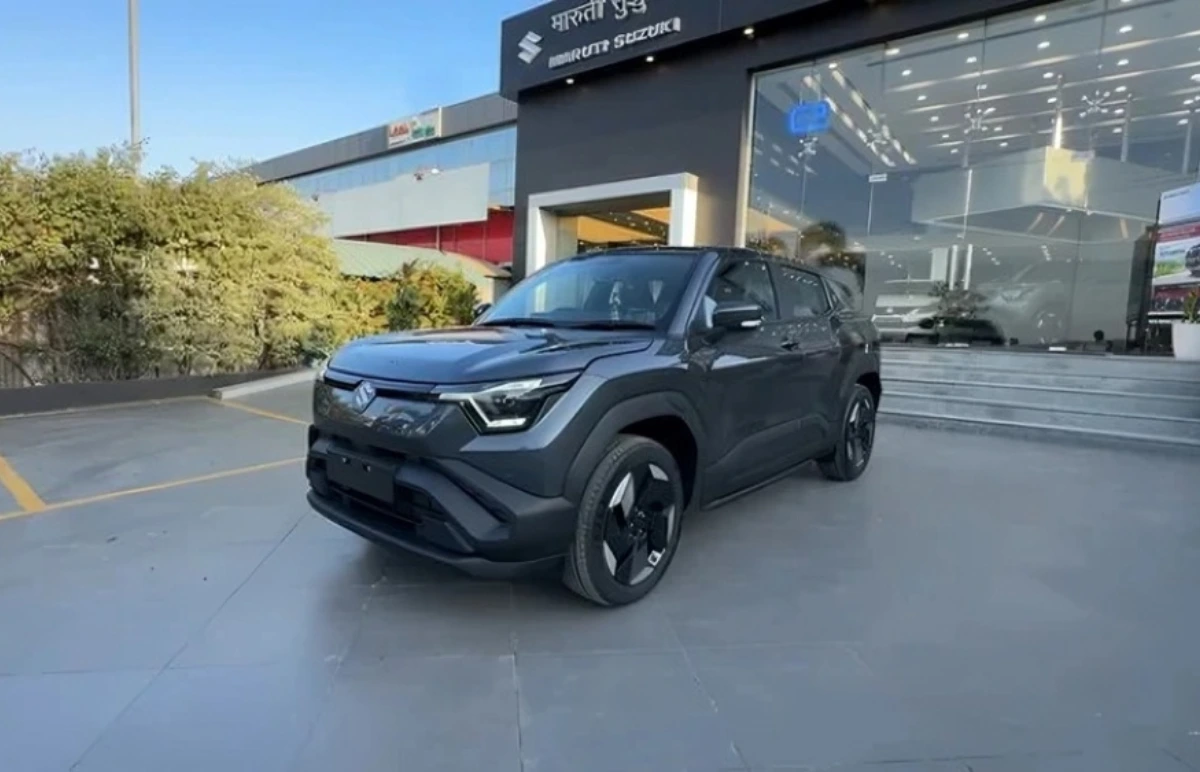 The Base variant of the Maruti Suzuki e Vitara has been seen at dealerships. Featured Image
